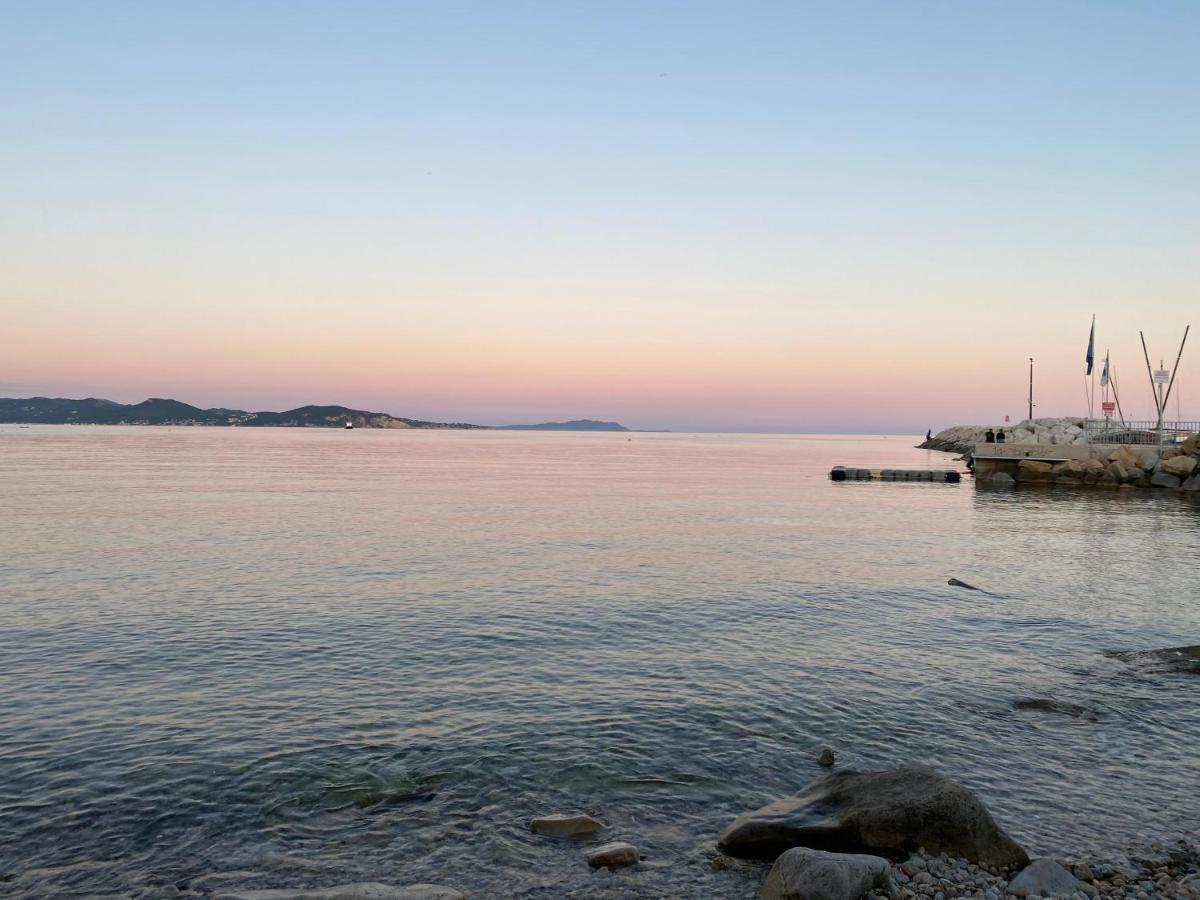 Fanny Wifi Climatise Tout A Pieds 4 Personnes La Ciotat Zewnętrze zdjęcie